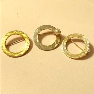 Vintage Decorative Circle Brooch Set
